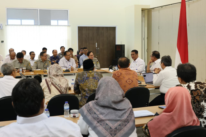 Rahasia Kandang Tanpa Bau: IPB Kembangkan Pakan Probiotik