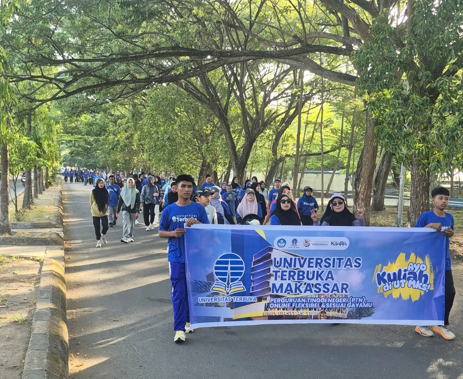 Meriahnya Fun Walk UT Makassar di Bulukumba: Olahraga Sambil Edukasi