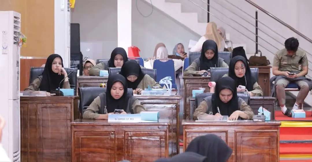 Bukan Sekadar Teori, Siswa Athirah Belajar Demokrasi di Bulukumba