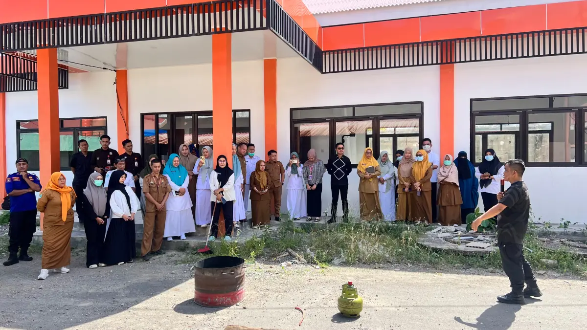 Detik-detik Pegawai RSUD Bulukumba Uji Refleks Padamkan Api
