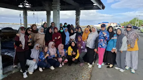 Dampak Sampah Pesisir, RSUD Bulukumba Turun ke Pantai