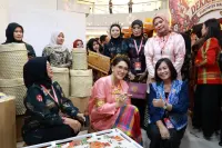 Bukan Cuma Pinisi, Produk Kriya Bulukumba Ini Sukses Pikat Tokoh Nasional di Makassar