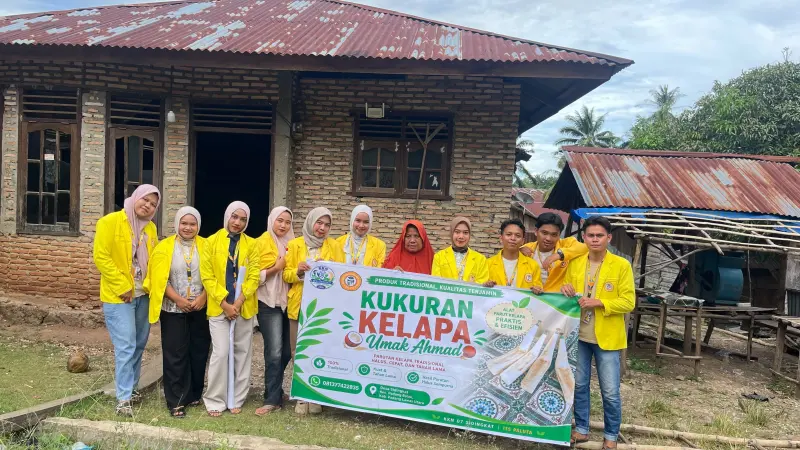 Digitalisasi UMKM Desa Sidingkat, Mahasiswa KKN Kenalkan Produk Lokal Melalui Platform Digital