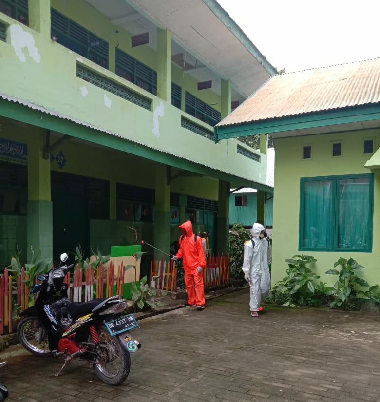 Calon Santri Membeludak, Ponpes Babul Khaer Disemprot Disinfektan