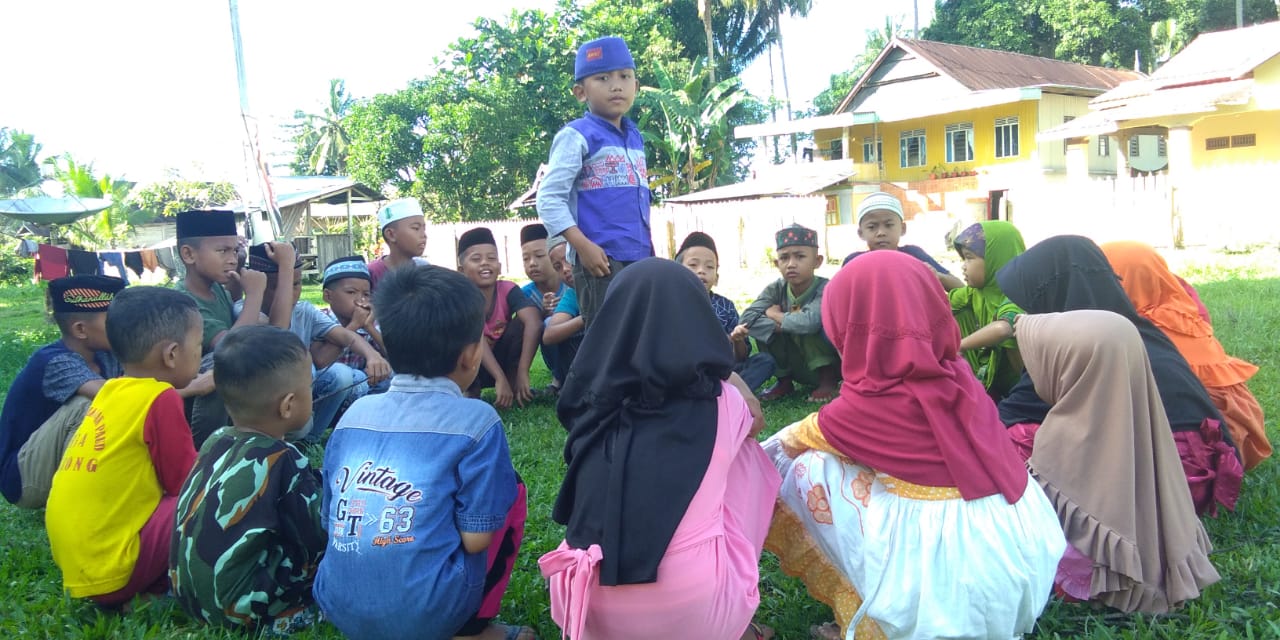 Siswa Bosan Dalam Kelas? Simak Jurus Gadis Relawan dari Bulukumba Ini