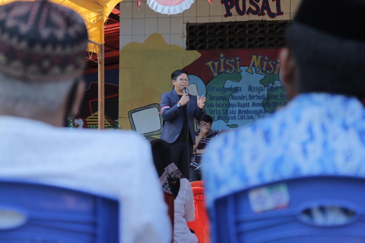 Melalui PKBM 500 Warga Bulukumba Dapat Ijazah Gratis, Tomy Satria : Semoga Bermanfaat
