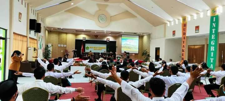Amure Jadi Pembicara di Depan Guru di Indonesia Timur, Ini Yang Disampaikan