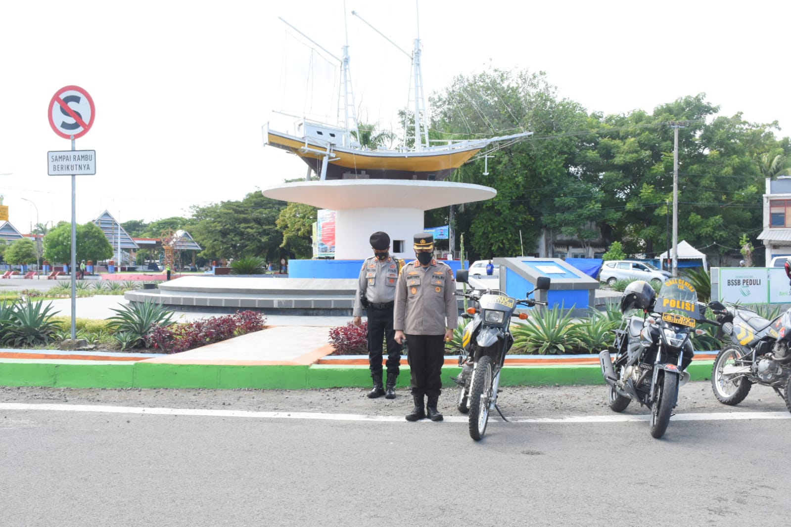 Kapolres Bulukumba Pimpin  Gerakan Hening Cipta Indonesia Di Bundaran Finisi