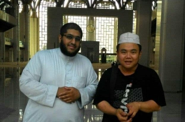 Mengharukan, Tetap Teguh Masuk Islam, Walau Jari Tangan Dipotong Ayahnya