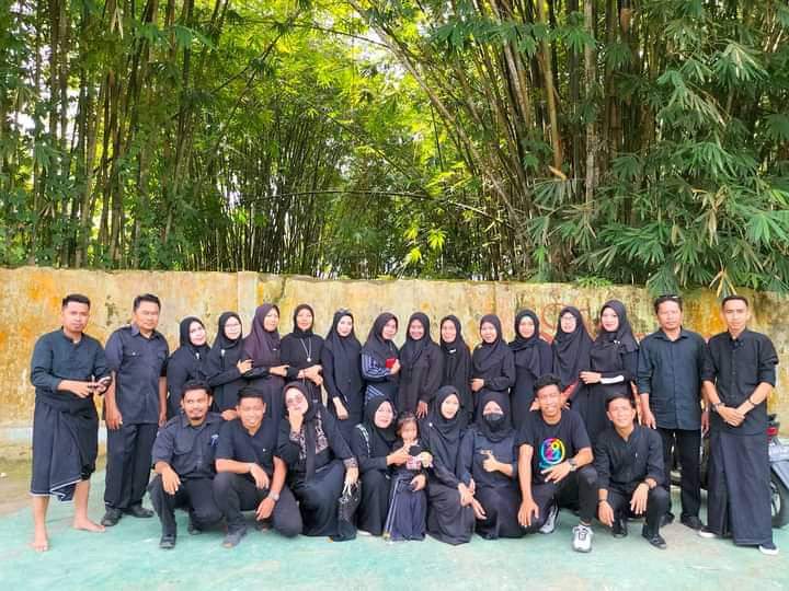 Masyarakat Antusias Kenakan Pakaian Hitam pada Hari Jadi Kabupaten Bulukumba