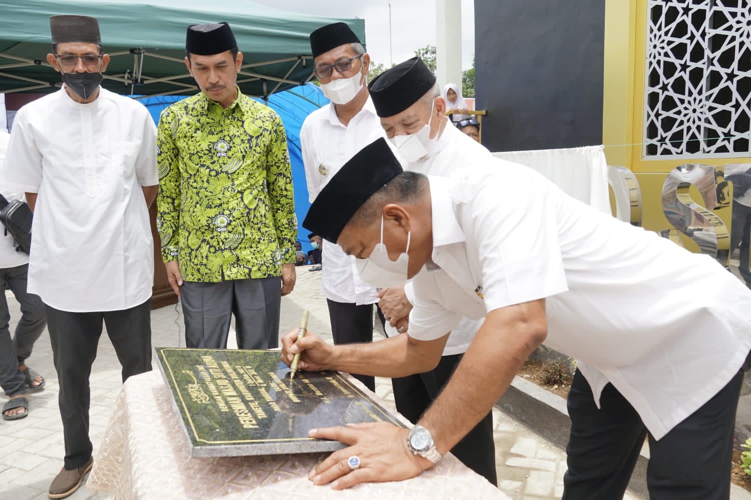 Bupati Andi Utta Resmikan Masjid Bentuk Ka'bah
