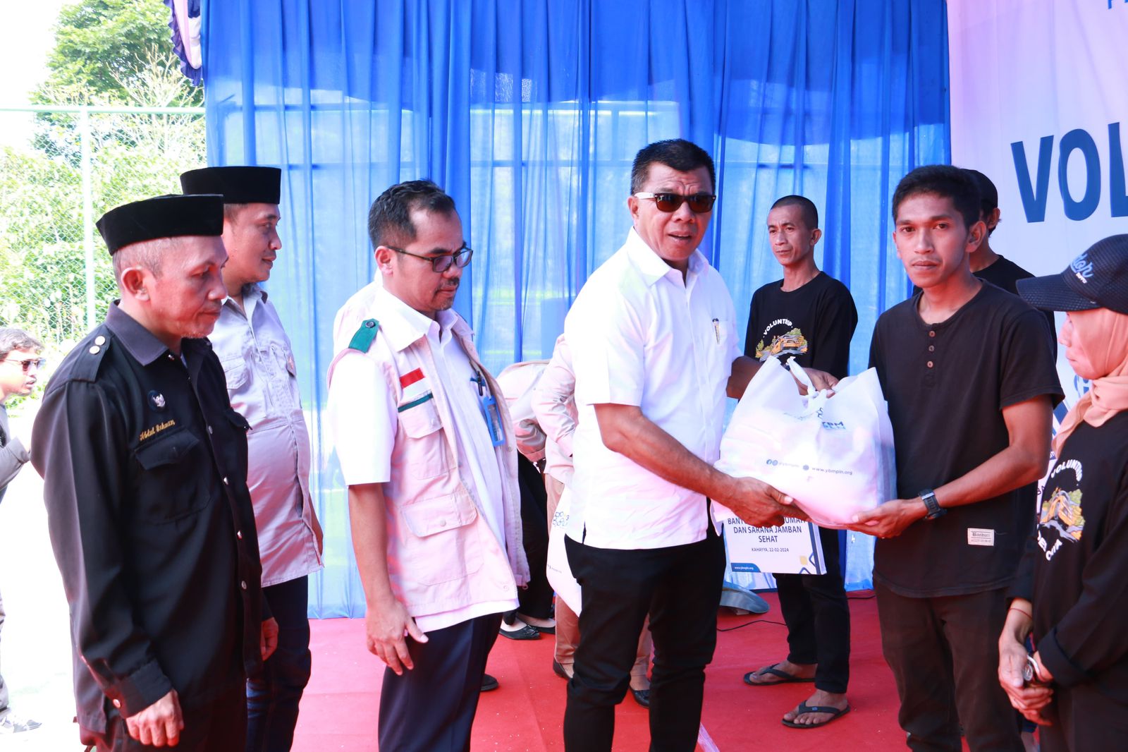PLN Bagi Bantuan di Kahayya Bulukumba: Bedah Rumah hingga Modal Usaha
