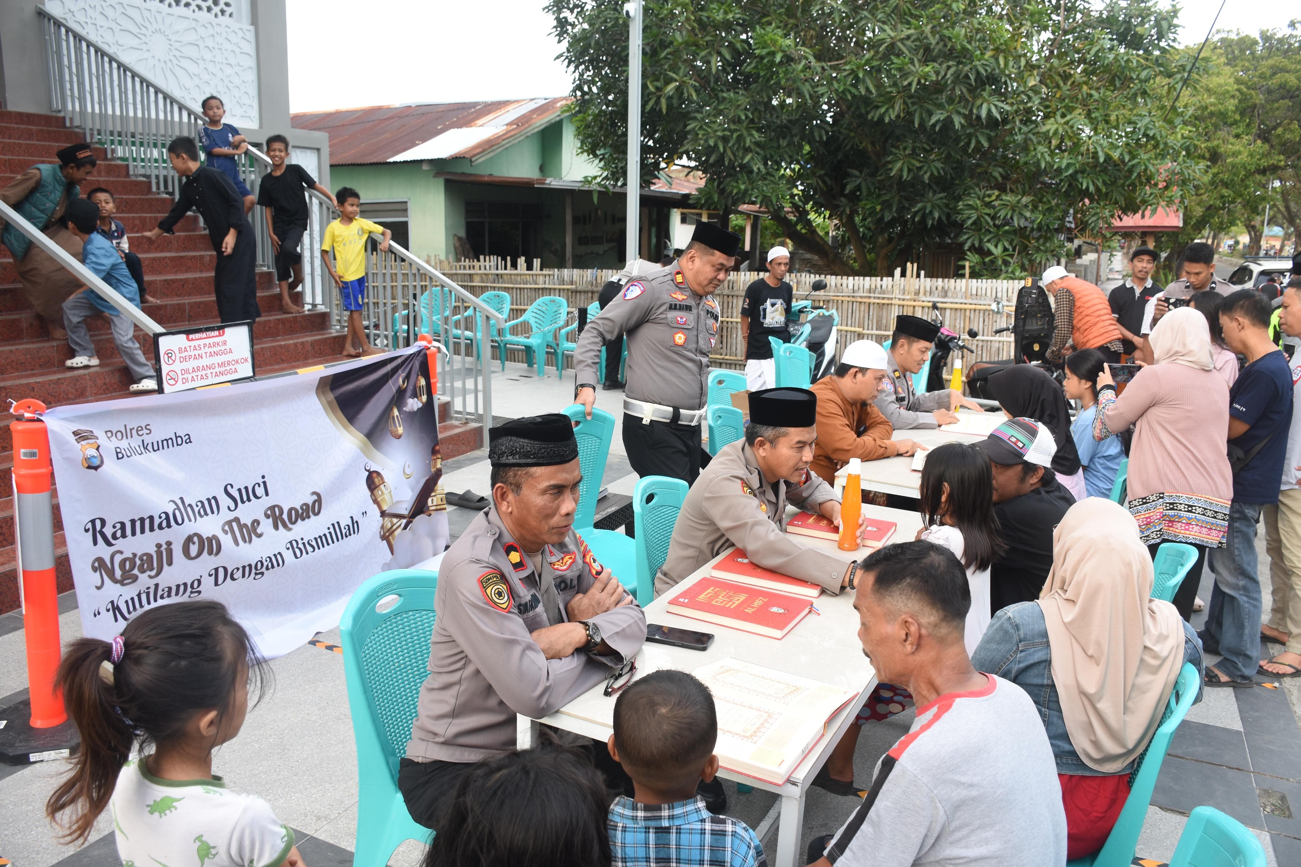 Ramadan Berkah di Bulukumba: Operasi Helm Berubah Jadi “Ngaji On The Road”